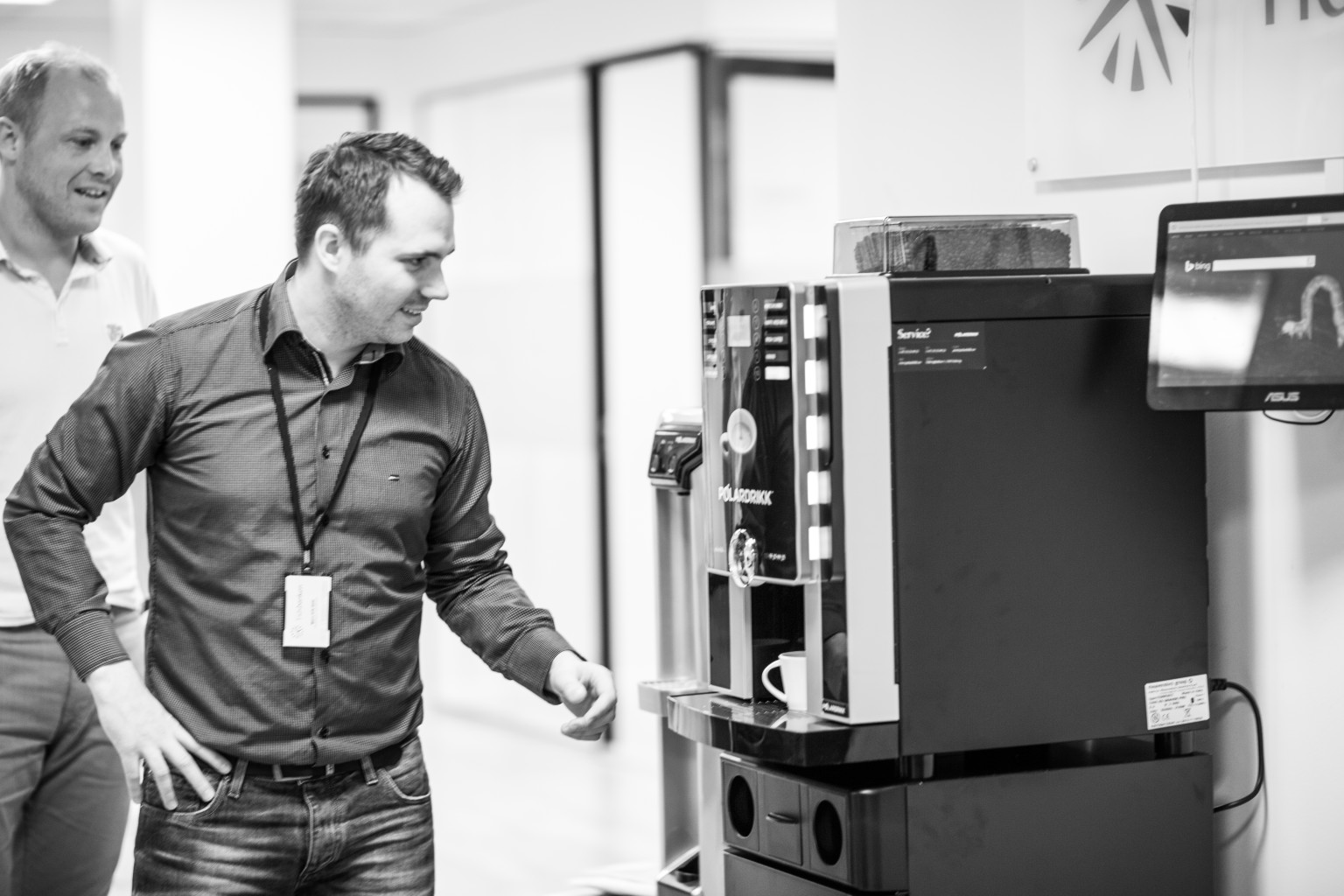 Kaffemaskin med hele bønner hos Tidsbanken As