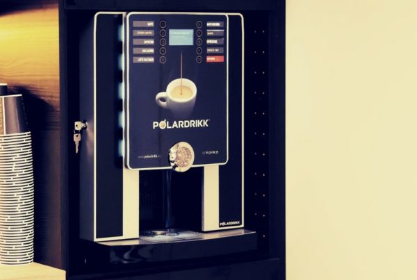 Kaffemaskin innebygget til bedrift